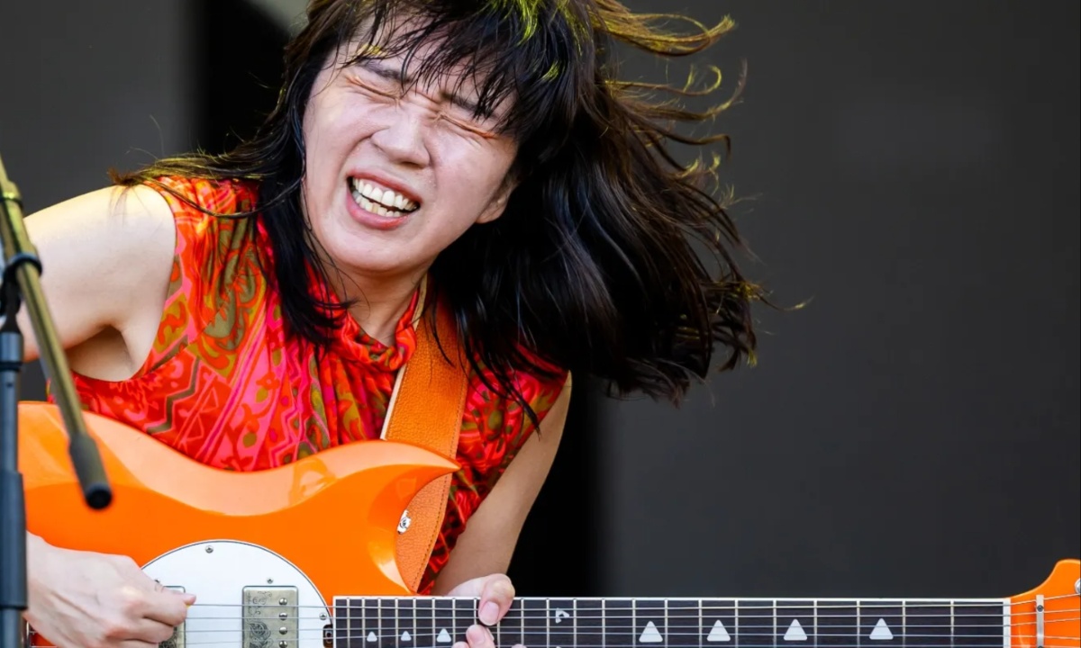 Jack White Gifts Signature Triplecaster to Rising Punk Guitarist Yoyoyoshie, Cementing Her Growing Influence