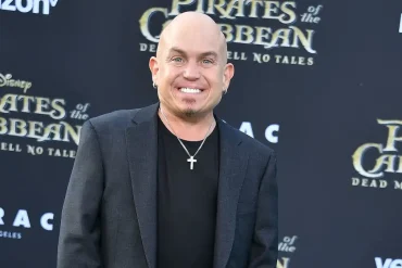 Martin Klebba Defends Snow White’s Classic Storytelling and Shares Disappointment Over Quiet Premiere