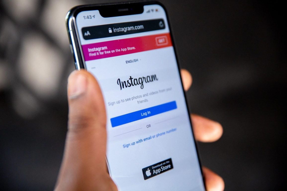 Meta Tests AI-Generated Comments on Instagram to Boost Engagement and Simulate User Interaction