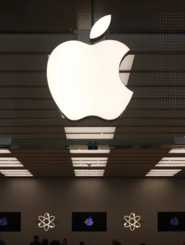 Foldable iPhone Rumors Highlight Touch ID, Dual Displays, and 2026 Release Window