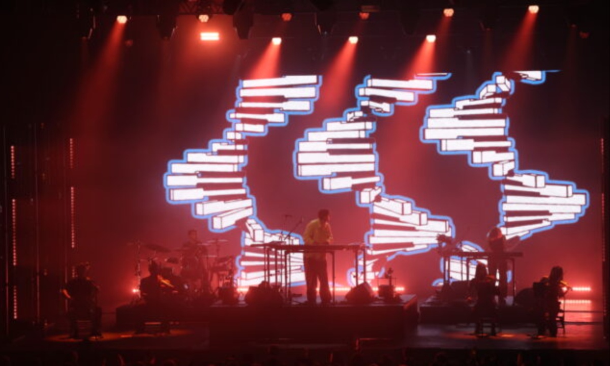 Barry Can’t Swim Delivers Genre-Bending Spectacle at The Shrine as Anticipation Builds for New Album