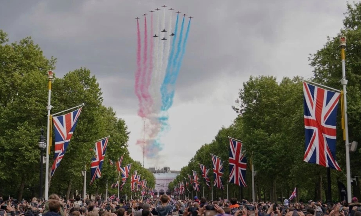Britain Marks 80 Years Since VE Day with Royal Tributes, Global Reflection, and Last Salute to WWII Veterans