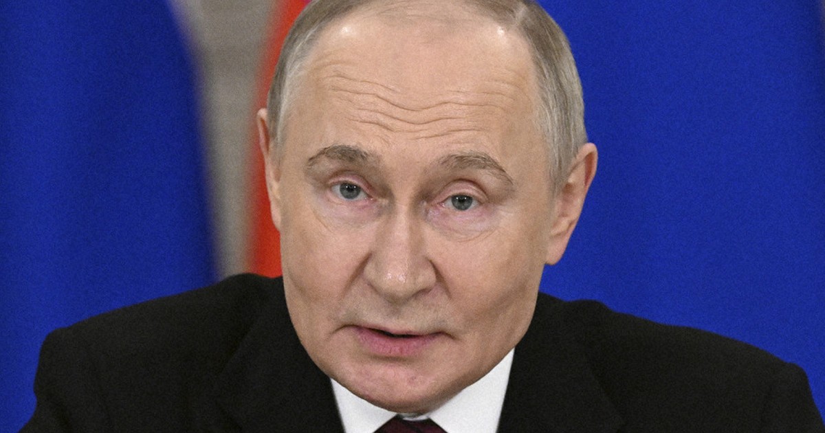Putin Calls for Unconditional Peace Talks in Istanbul as Zelenskyy Demands Immediate Ceasefire